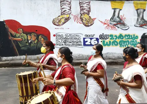 Kudumbashree members performing 'Sinkari Melam' | Photo: Mathrubhumi (File)
