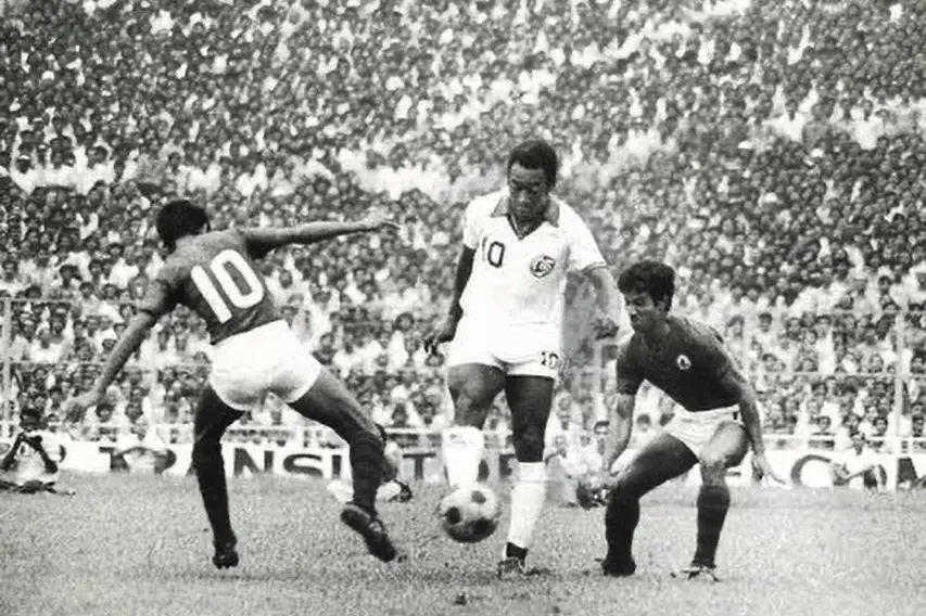 When Pele kicked football in Kolkata against Mohun Bagan