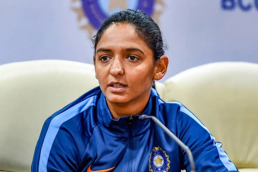 'ലോകകപ്പ് സെമി ഫൈനലിന് മുമ്പ് ഭക്ഷണം ലഭിച്ചില്ല,സമൂസ കഴിച്ചാണ് ഹര്മന്പ്രീത് 171 റണ്സ് അടിച്ചത്'