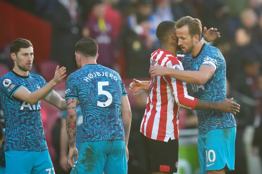 Kane on target for Spurs as Premier League returns