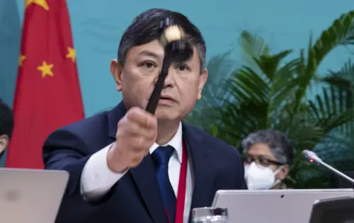 Huang Runqiu, Minister of Ecology and Environment of China and president of the COP15, opens the plenary at the COP15 United Nations conference on biodiversity in Montreal, on Monday, Dec. 19, 2022 | Photo: AP