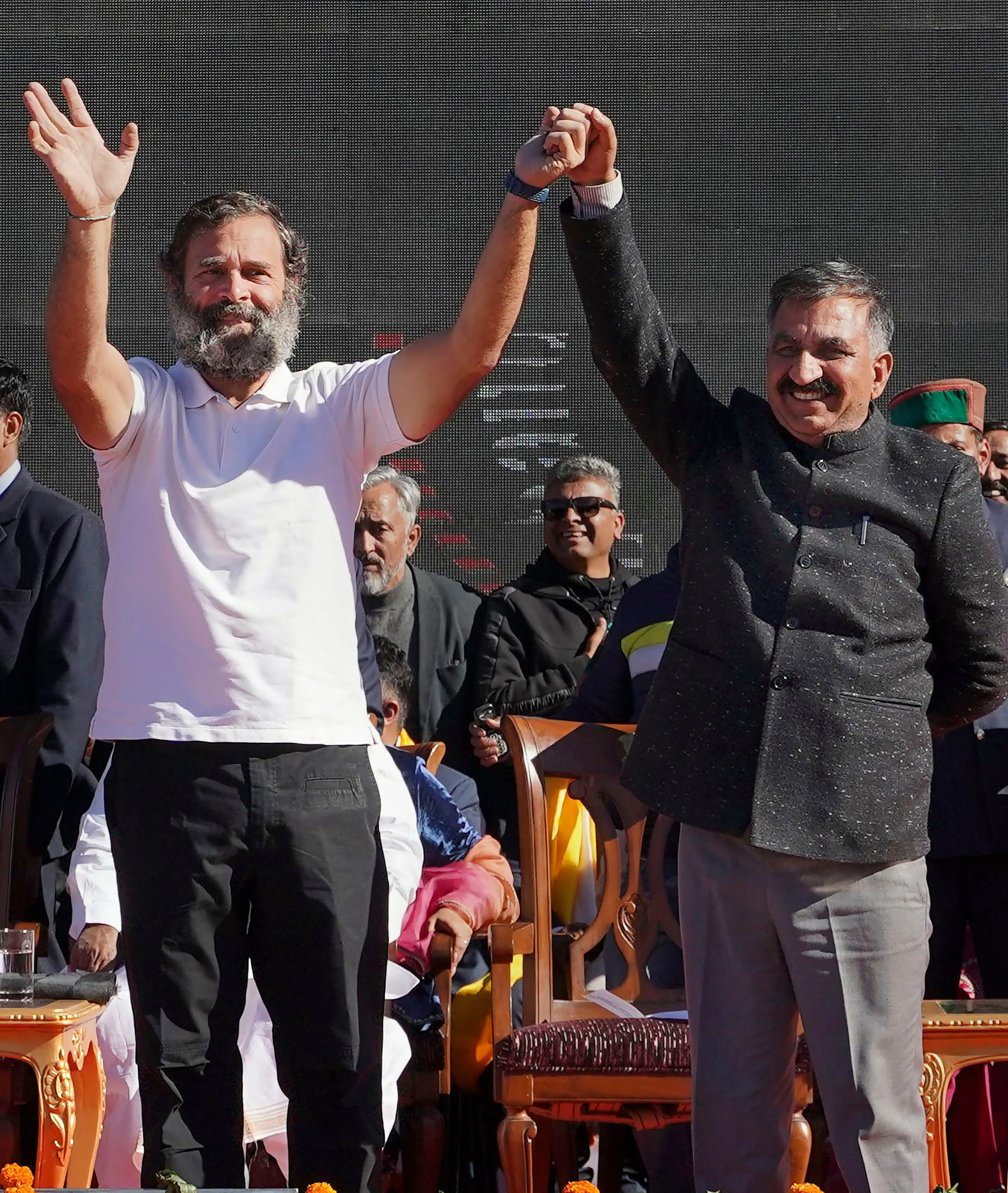 Himachal Pradesh Chief Minister Sukhwinder Singh Sukhu (R) with Congress leader Rahul Gandhi . Photo: PTI