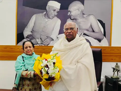 Himachal Pradesh Congress chief Pratibha Singh meets Congress President Mallikarjun Kharge, in New Delhi on Wednesday | Photo: ANI