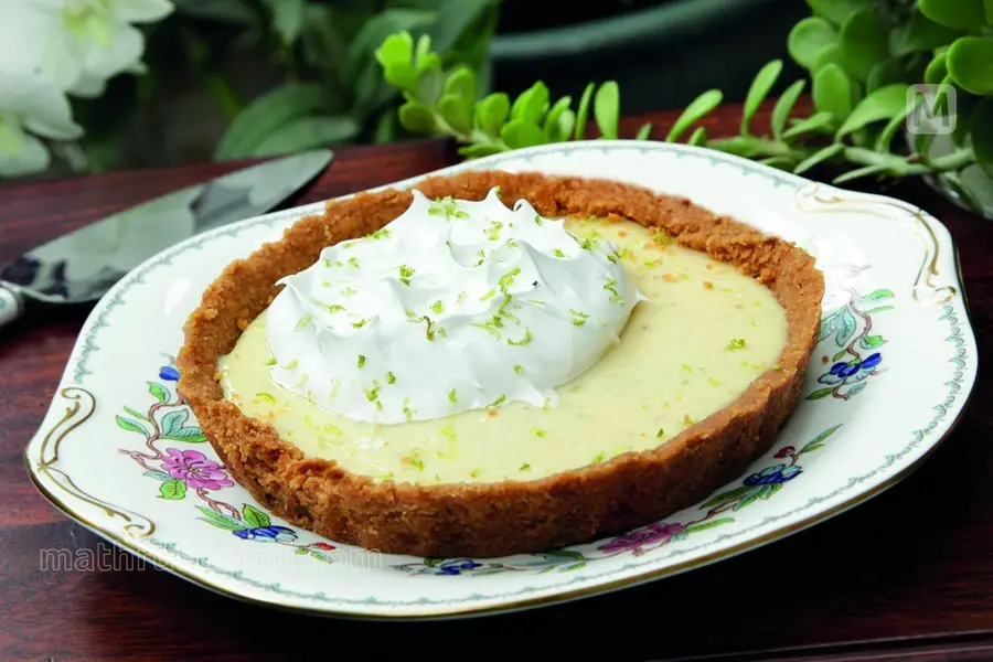 Pumpkin is not so boring, let's make a pie