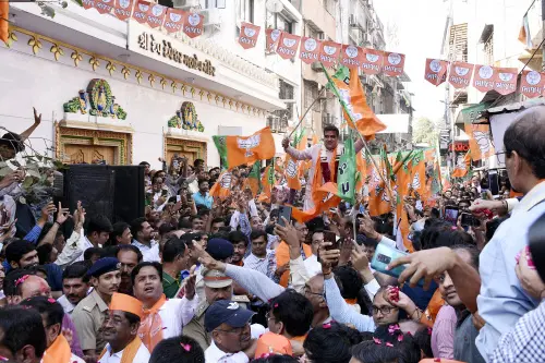 Bharatiya Janata Party (BJP) candidate Harsh Sanghavi holds an election campaign for the upcoming Gujarat Assembly elections, at Mahidharpura diamond market, in Surat | Photo: ANI