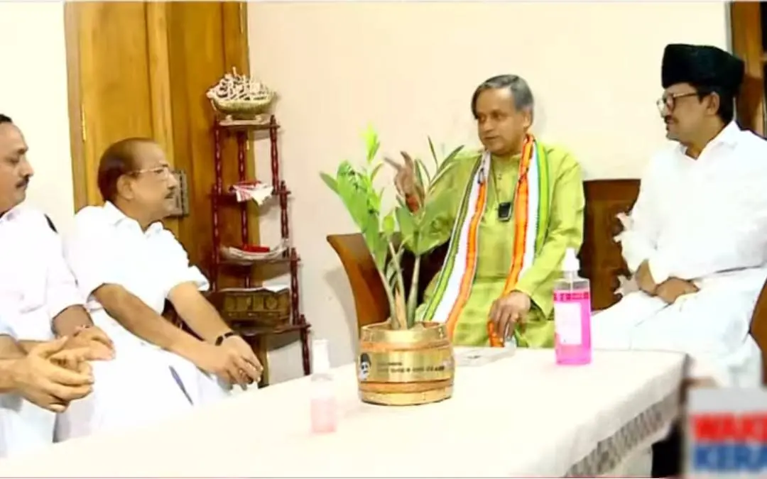 Shashi Tharoor at Panakkad | Videograb
