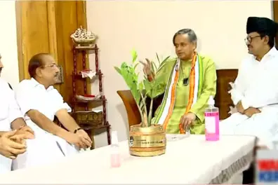 Shashi Tharoor visits Panakkad; Congress may have to set things right