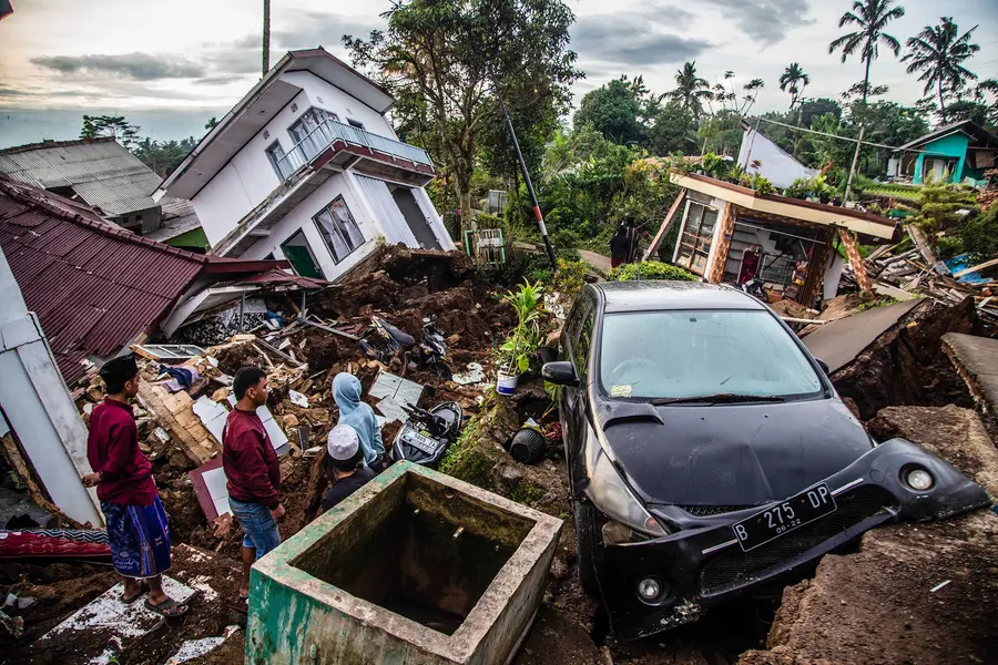Indonesia earthquake: Death toll mounts to 162; casualty expected to rise further