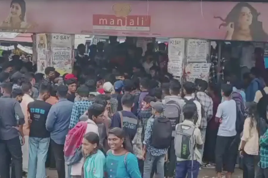 Students engage in violent street fight at Attingal again, video surfaces