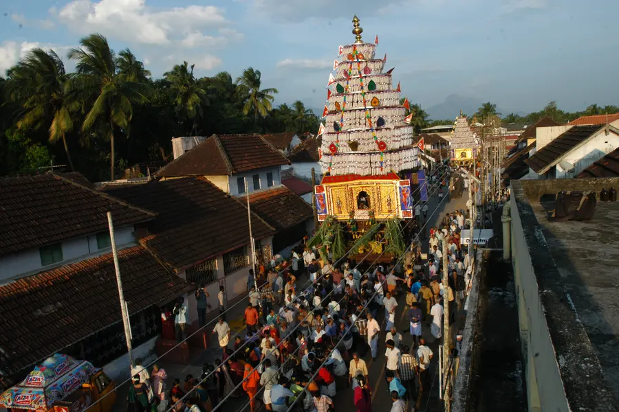 Ratholsavam begins, brightens up streets of Kalpathy