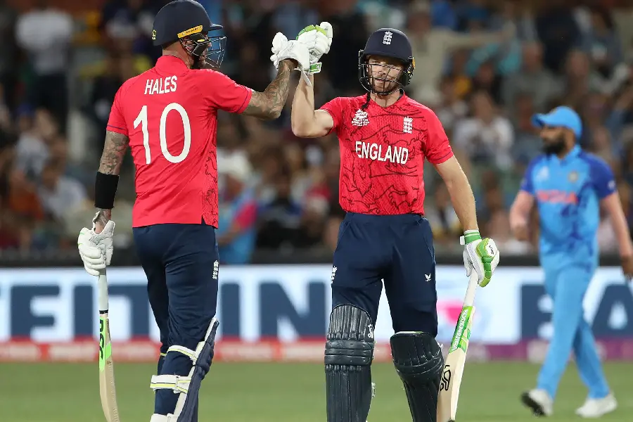 Pandya blitz fires India to 168-6 against England