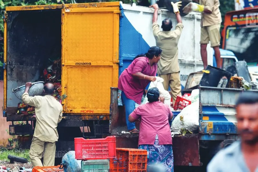 Cash receipt of waste collection to be made mandatory for availing local body services