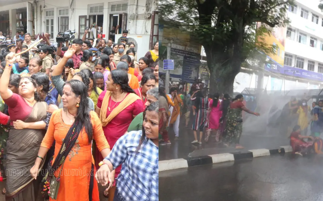 തിരുവനന്തപുരം നഗരസഭയിലേക്ക് മാര്ച്ച് നടത്തിയ മഹിളാമോര്ച്ചാ പ്രവര്ത്തകര്ക്കുനേരെ പോലീസ് ജലപീരങ്കി പ്രയോഗിച്ചപ്പോള്. | ഫോട്ടോ - എസ് ശ്രീകേഷ്, മാതൃഭൂമി