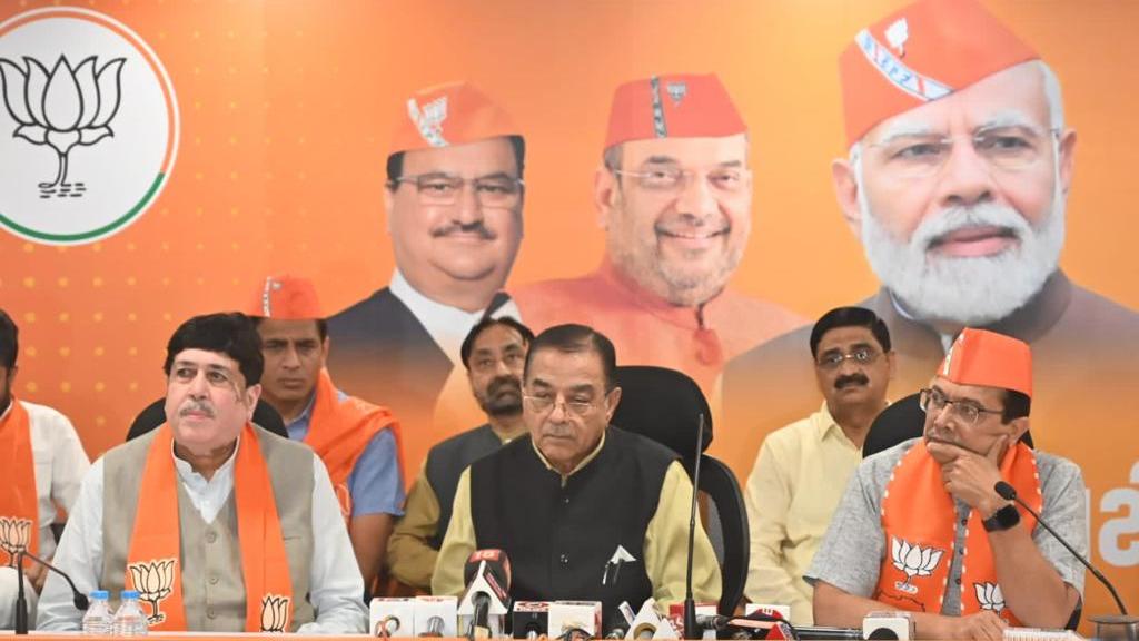 Mohsin Ratra Gujarat Congress leader Mohansinh Rathva quits, joins BJP
