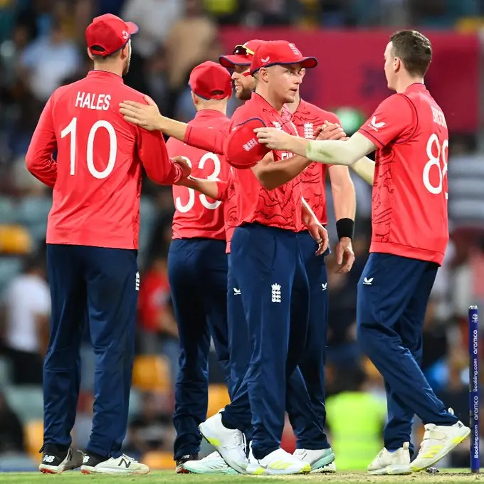 photo:twitter/England Cricket