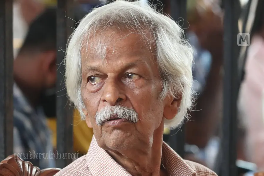 Sculptor Kanayi Kunhiraman declines Kerala Sree Award