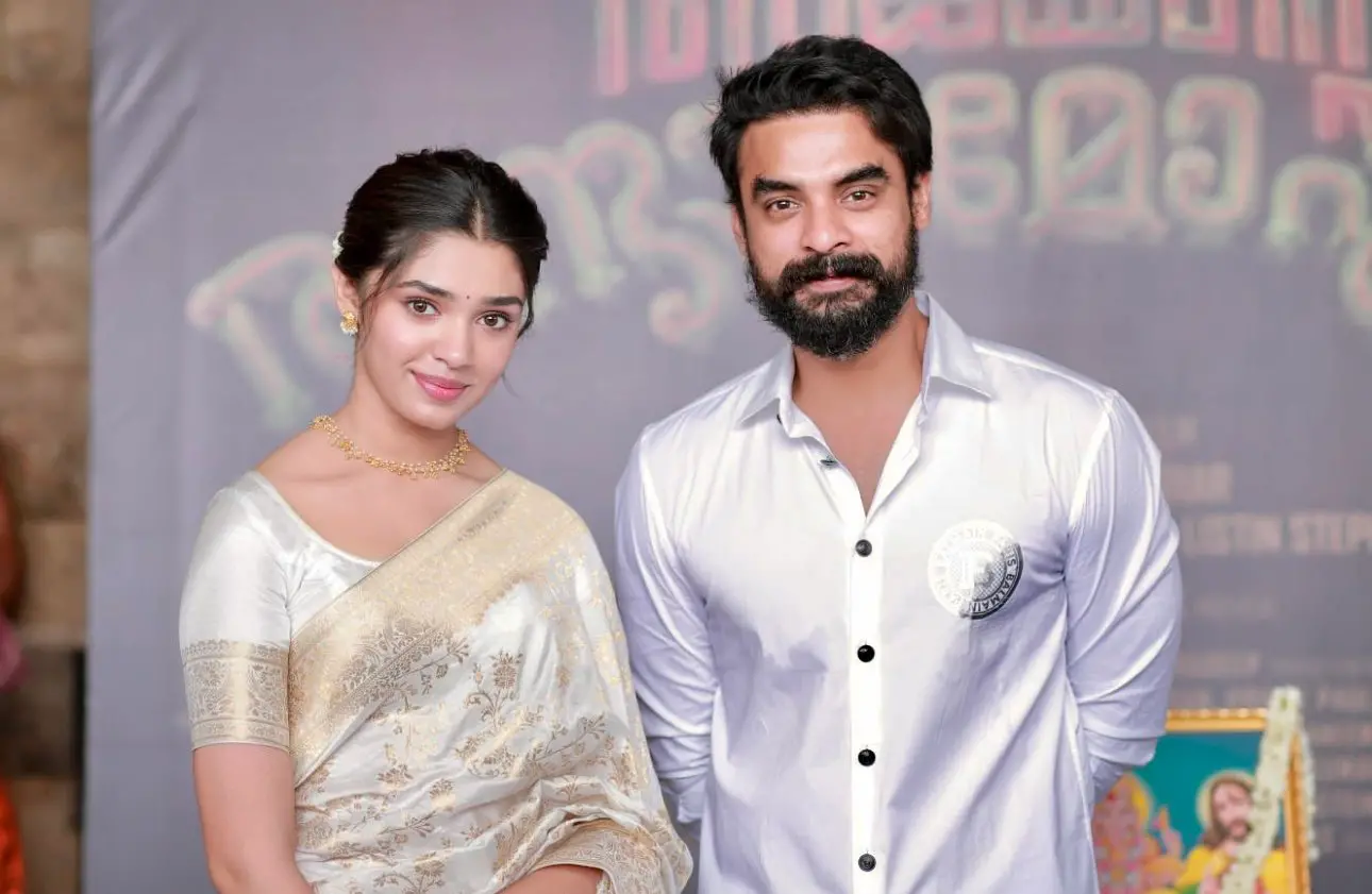 Kriti Shetty, Tovino Thomas | Photo: Twitter
