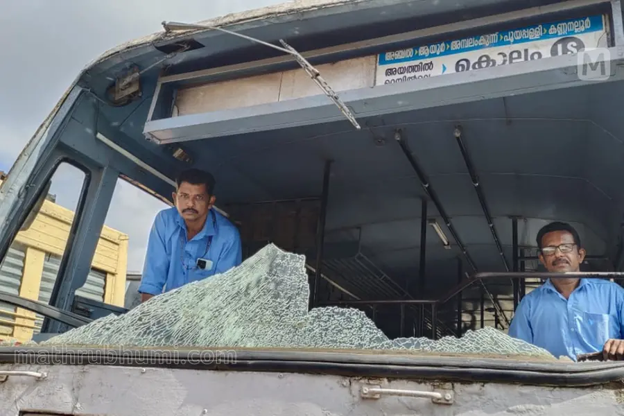 PFI Hartal: Protesters hurl petrol bomb at vehicles, attack police