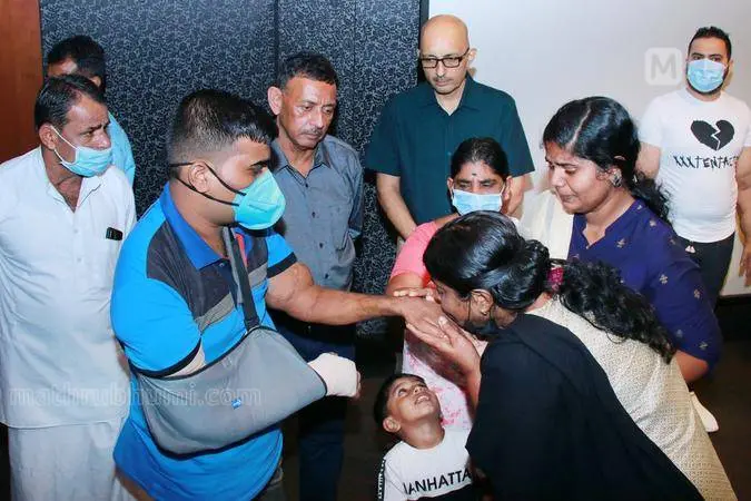'വിറ്റ് കാശാക്കി എന്ന് എല്ലാവരും പറഞ്ഞു'; ഭര്ത്താവിന്റെ അവയവദാനത്തിന് അനുമതി നല്കിയ സുജാത പറയുന്നു