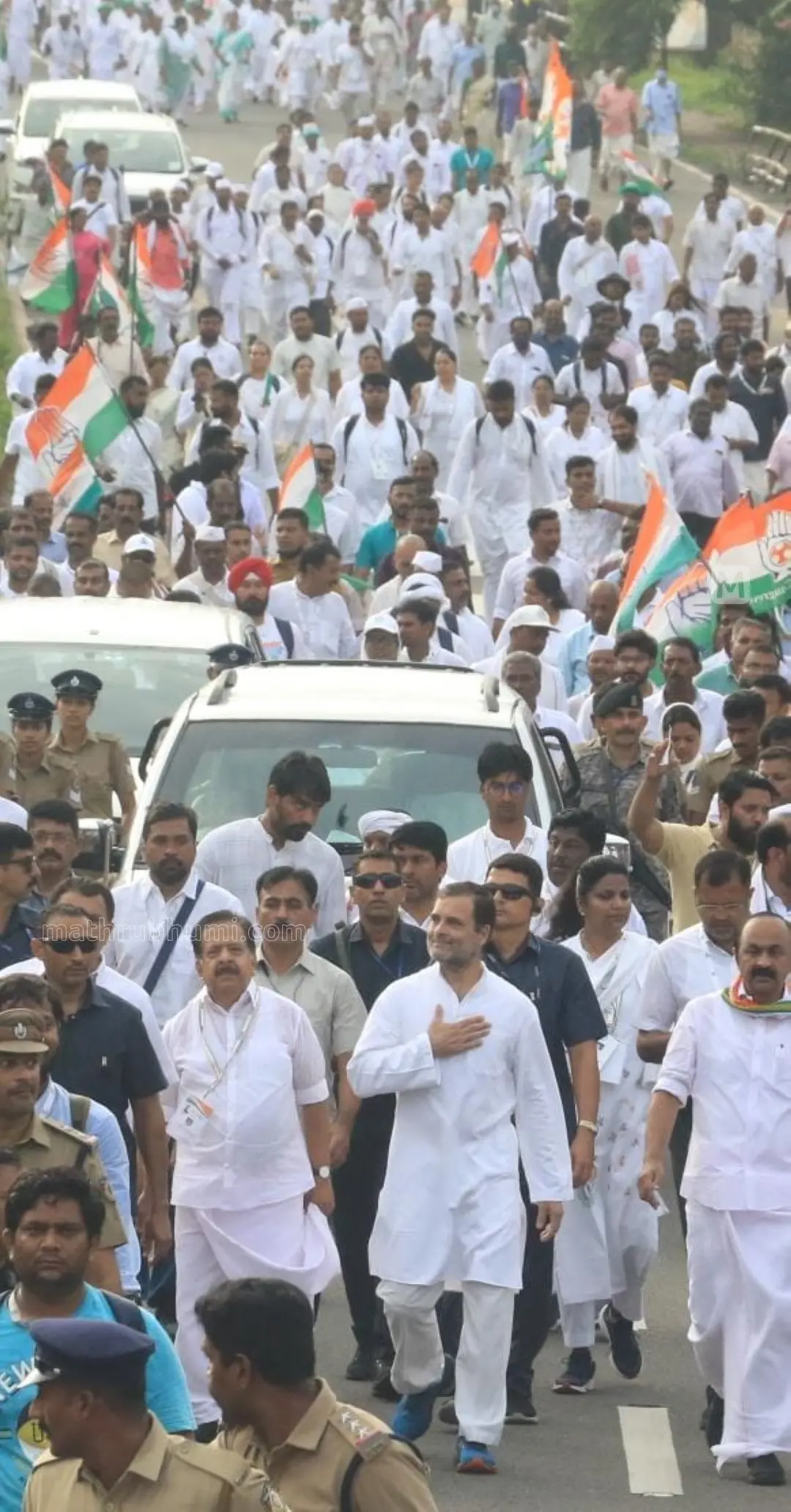 Rahul Gandhi led Bharat Jodo Yatra resumes from Nemam in Thiruvananthapuram on Monday. Photo: Mathrubhumi