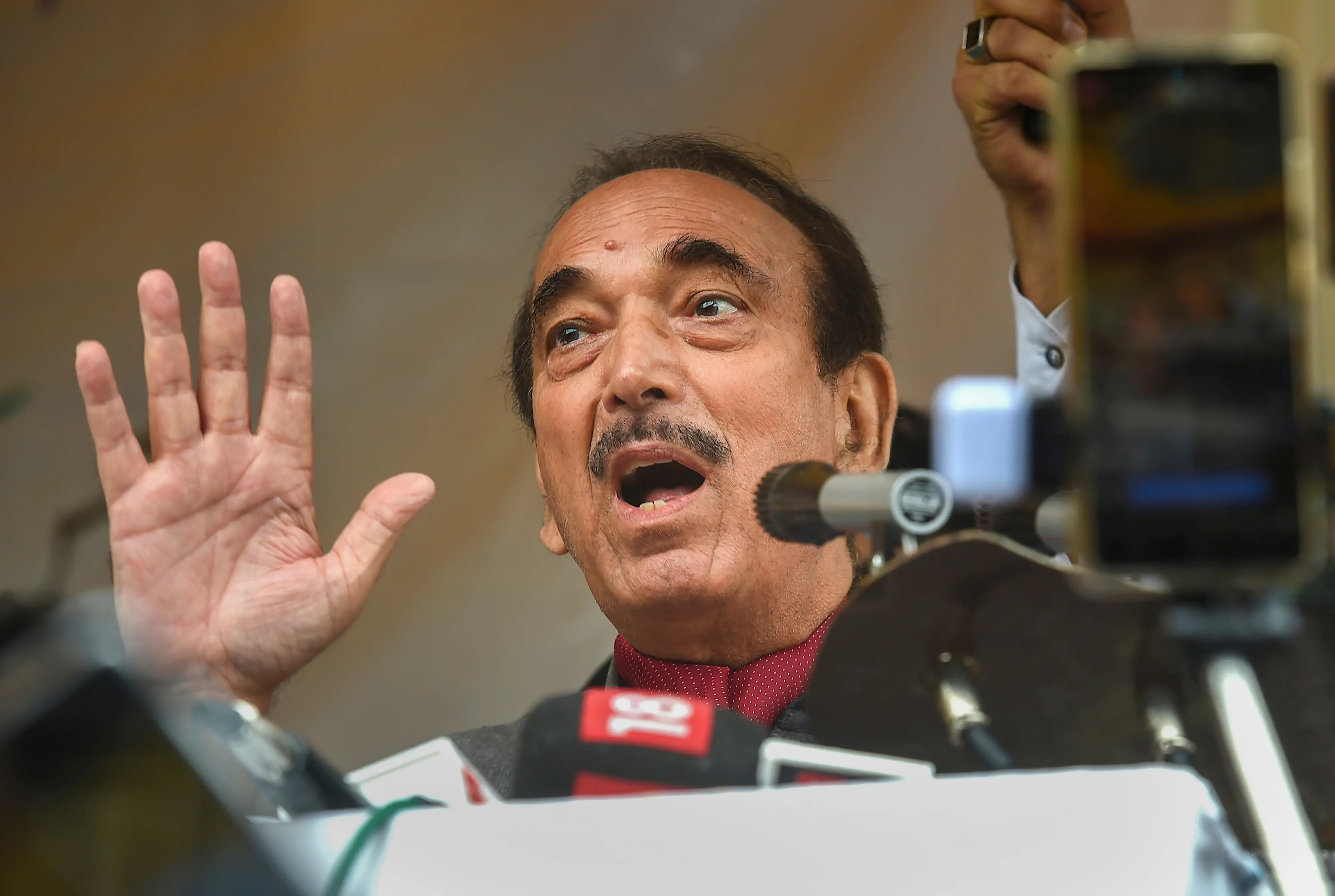Former Congress leader Ghulam Nabi Azad addressing a public meeting in Baramulla District of North Kashmir. Photo: PTI