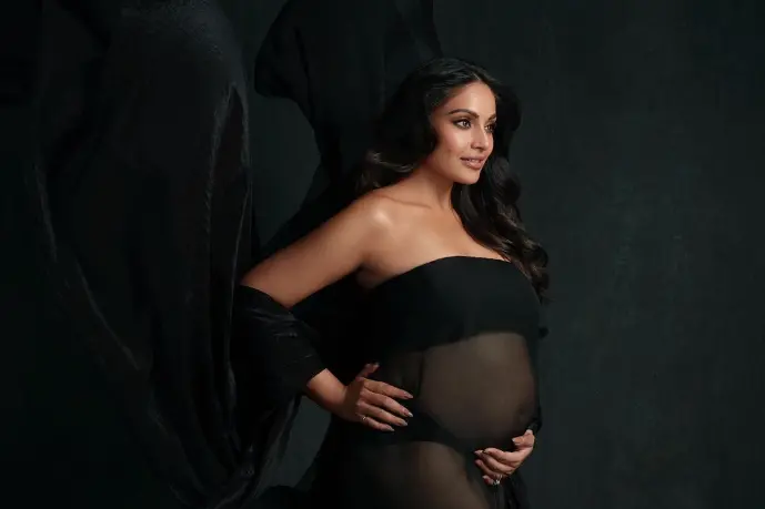 Bipasha Basu drops new pictures from her maternity shoot