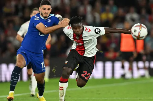 Southampton come from goal down to beat Chelsea 2-1