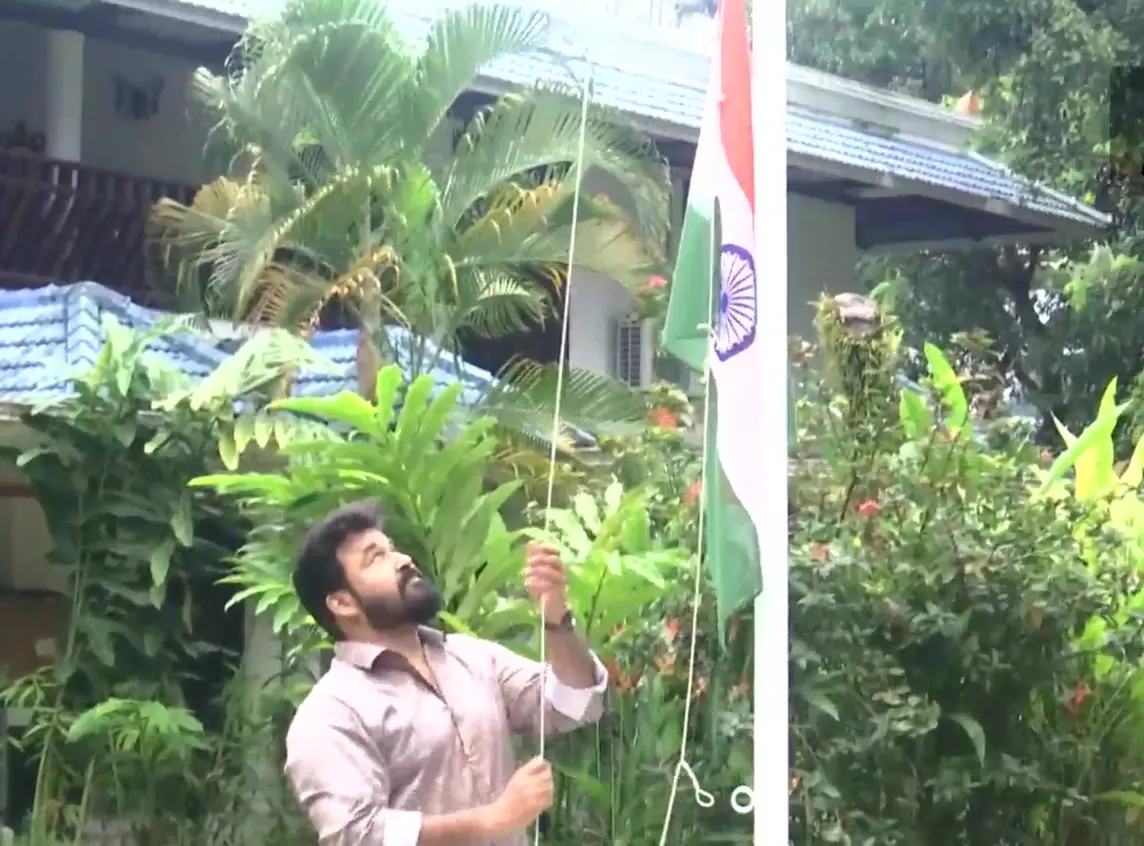 Mohanlal hoists national flag at his residence