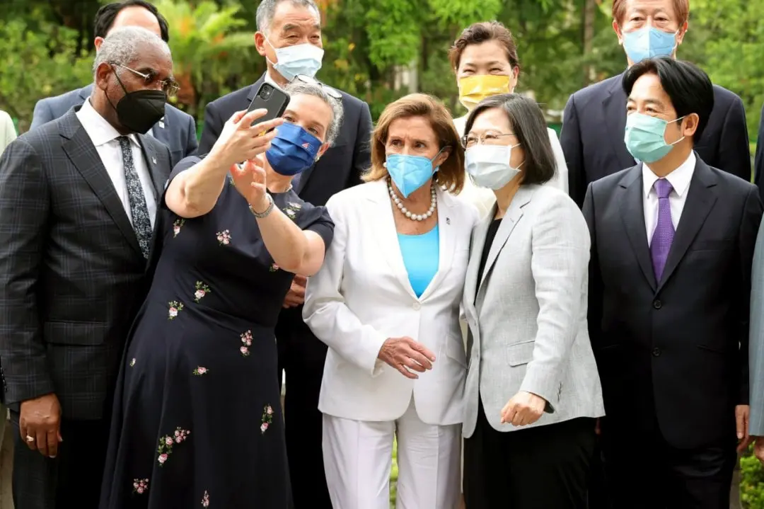 US House Speaker Nancy Pelosi with Taiwanese President Tsai Ing-wen . Photo: Reuters