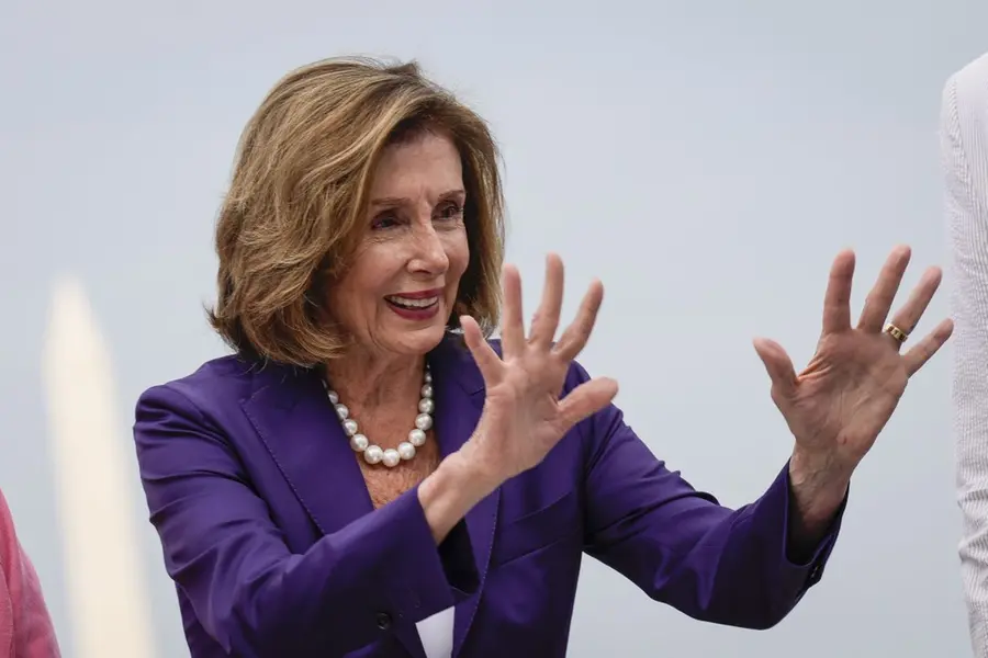 Pelosi defies China threats and lands in Taiwan