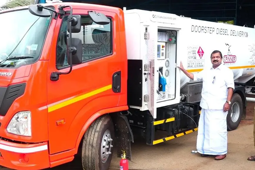 Mobile diesel van to deliver fuel in Vadakkencherry