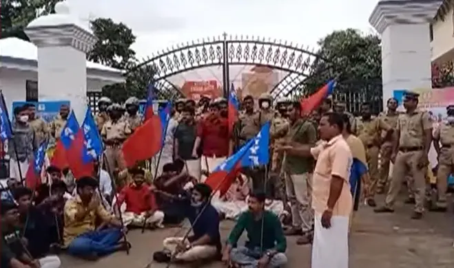 Protest at NEET exam centre in Ayoor. Photo: Screengrab/Mathrubhumi News