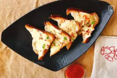 Easy garlic cheese bread toast for a quick bite