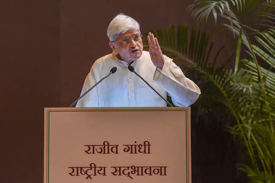 Presidential poll: Gopalkrishna Gandhi refuses to contest; Opposition leaders to meet Tuesday