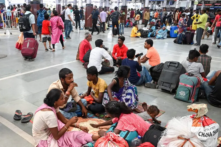 Agnipath protests: Passengers left in lurch as trains cancelled; air fares go through roof