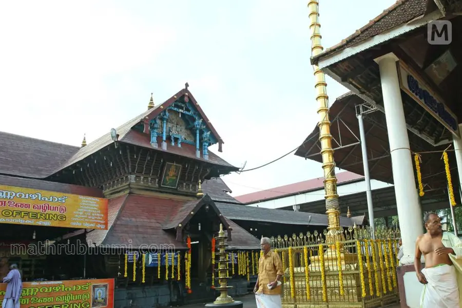 ഏറ്റുമാനൂര് ക്ഷേത്രത്തിന് മുകളിലൂടെ ഡ്രോണ്: ദൃശ്യങ്ങള് പകര്ത്തി; യുവാവ് പോലീസ് കസ്റ്റഡിയില്