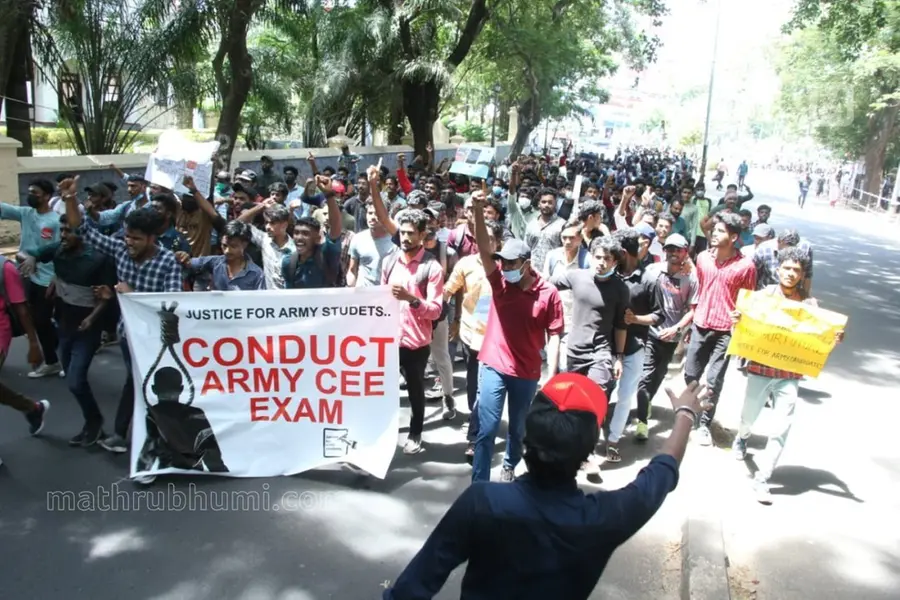 Protest in Thiruvananthapuram, Kozhikode demanding army recruitment exams