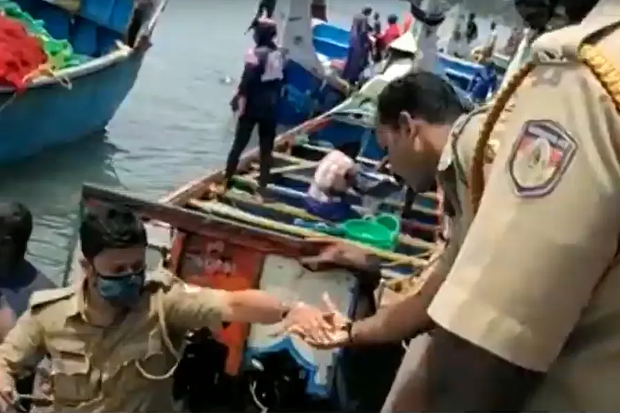 Coastal Police officers and coast guard allegedly abducted by fishermen in TVM