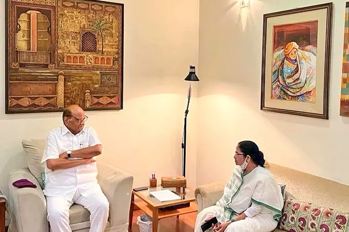 Mamata meets Pawar; Yechury says NCP chief said no to being Oppn nominee for prez poll