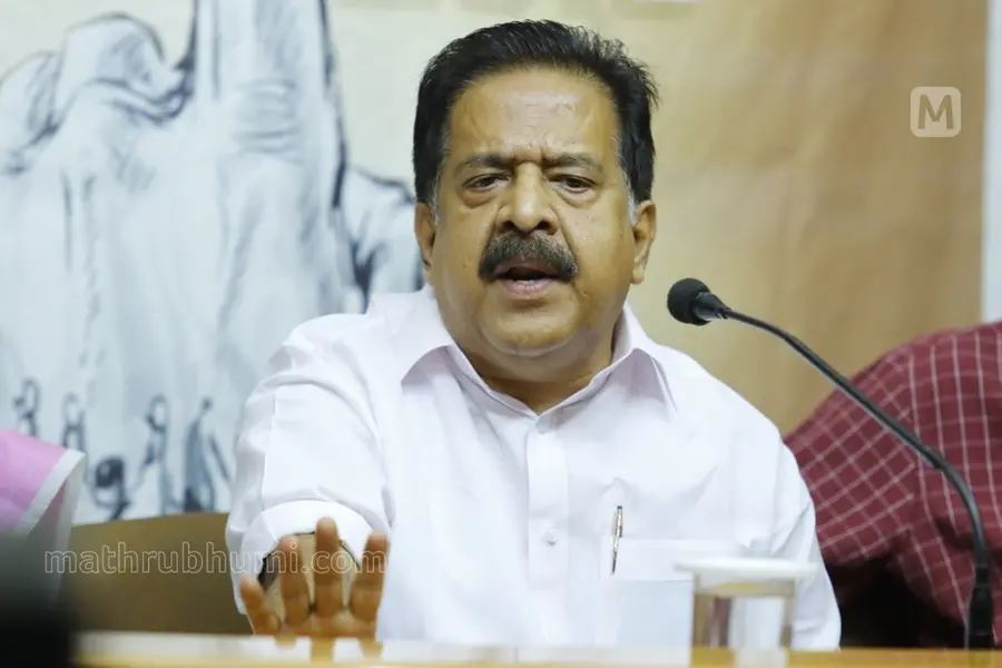 കോണ്ഗ്രസ് നേതാക്കളെ കാലുമാറ്റാന് മുഖ്യമന്ത്രി ശ്രമിക്കുന്നെന്ന് ചെന്നിത്തല