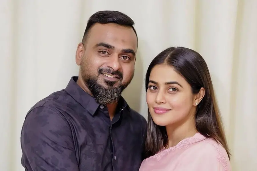 Wedding bells for Shamna Kasim, actress shares photos with fiancé