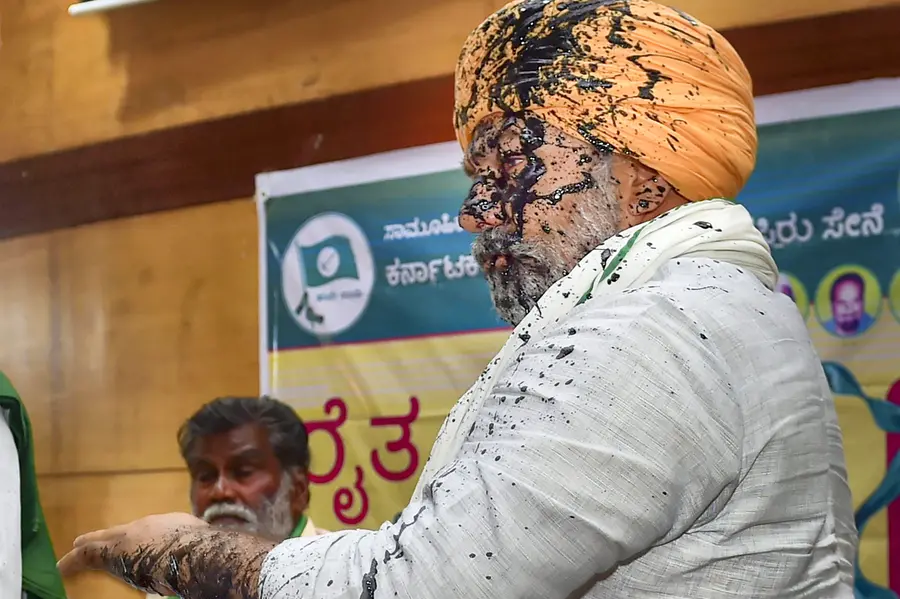Black ink thrown at Rakesh Tikait in B'luru, 3 nabbed