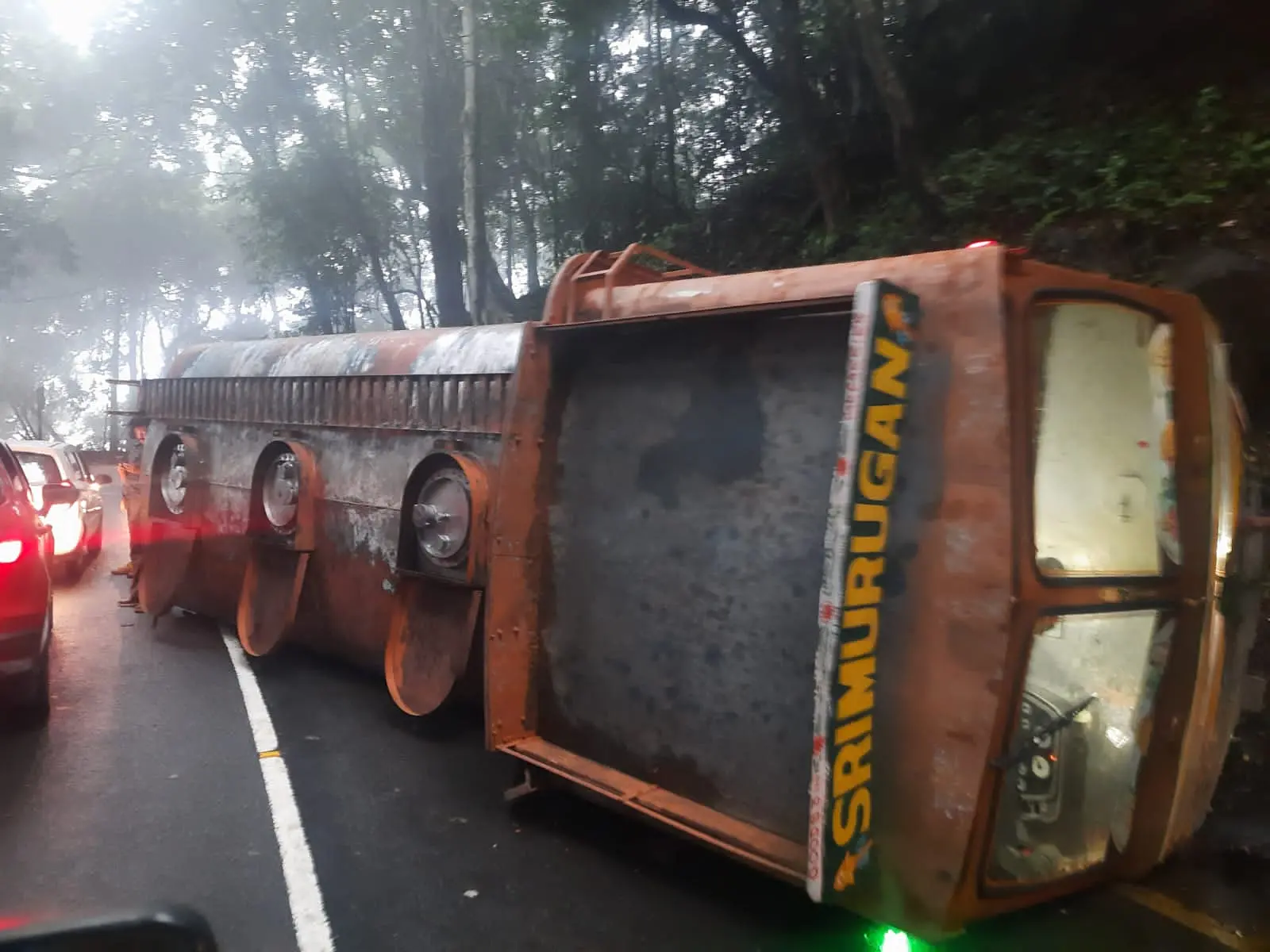 Tanker lorry overturned at Thamarassery ghat road