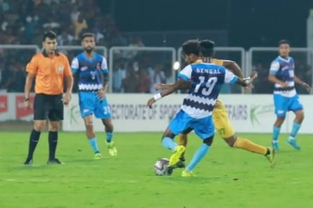 സന്തോഷ് ട്രോഫി ഫൈനല് കേരള - ബംഗാള് മത്സരത്തില് നിന്ന് | Photo: twitter.com/IndianFootball