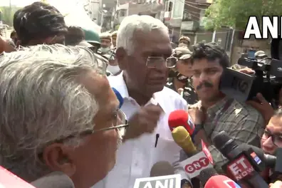 CPI, SP delegations reach Jahangirpuri; police stop them from meeting locals