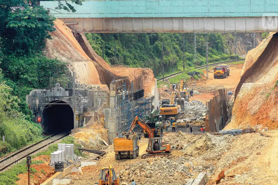 Ettumanoor-Kottayam rail doubling: Building of safety walls progressing