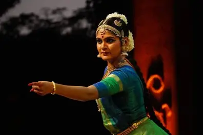 Two dancers express solidarity with Mansiya; to boycott Koodalamanikyam temple festival