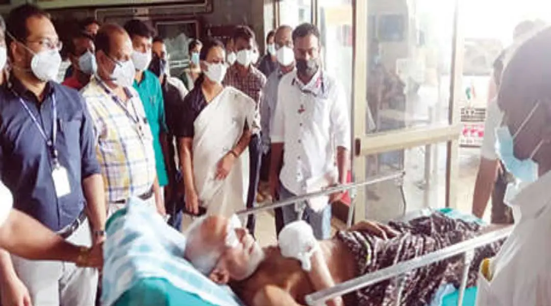 Kerala health minister on her visit to Kannur Medical College witnesses the patient in critical condition made to wait for the trolley