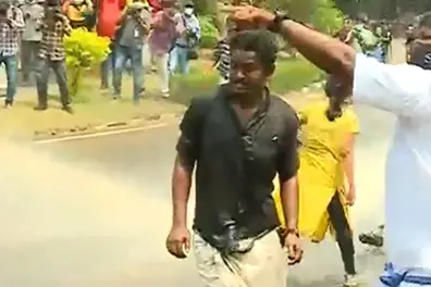 KSU march to assembly ends up in clash; activists arrested