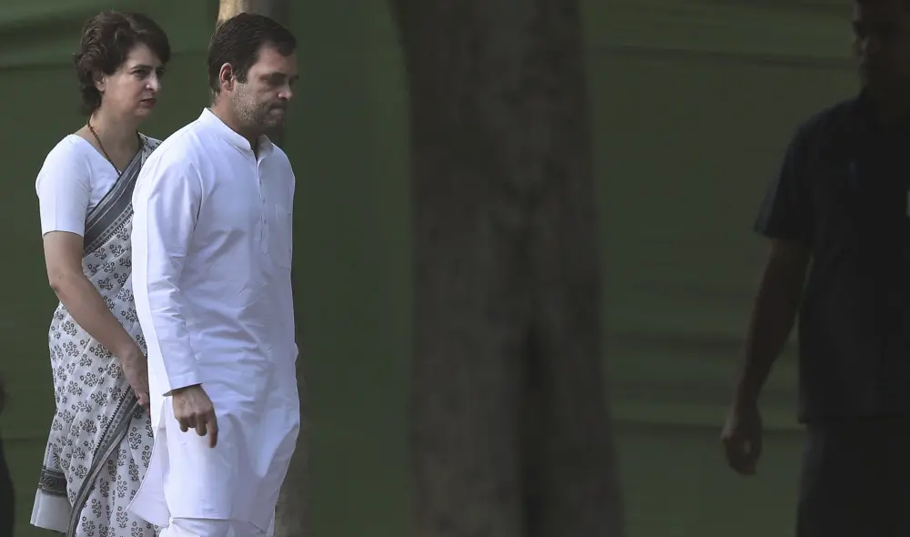 Rahul Gandhi, Priyanka Gandhi (File Photo) | photo: AP